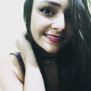 Meet your Posher, Júlia